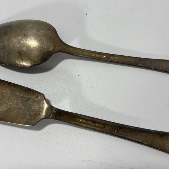 Vintage 1847 Rogers Bros IS Silverplate Flatware Spoon & Butter Spreader - Picture 6 of 8